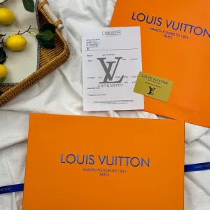Luxury Designer Louis Vuitton Shawl Red Jacquard Winter