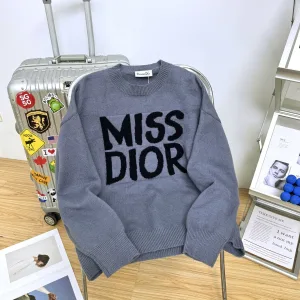 Designer Dior Sweater Red Eva Cashmere Relaxed Fit Sophistication Autumn